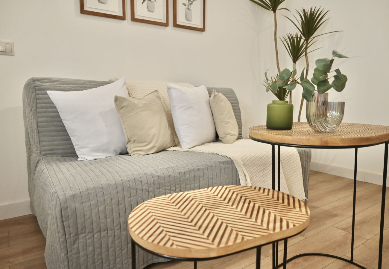 Studio in Madrid - Exquisito Estudio con Cama en Mezanine y Patio Compartido MPE35C