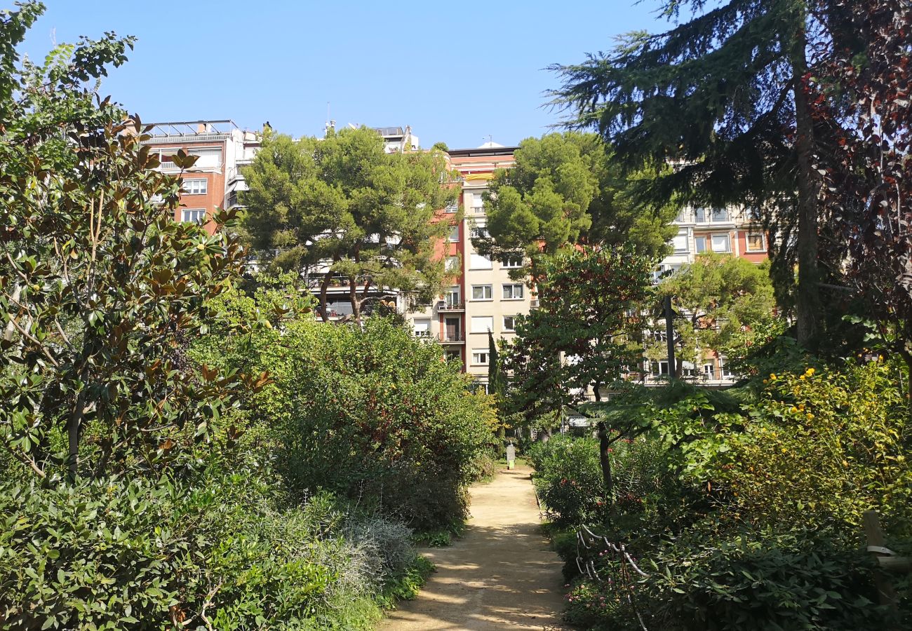 Apartment in Barcelona - Balcony, quiet, sunny apartment in Turó Park