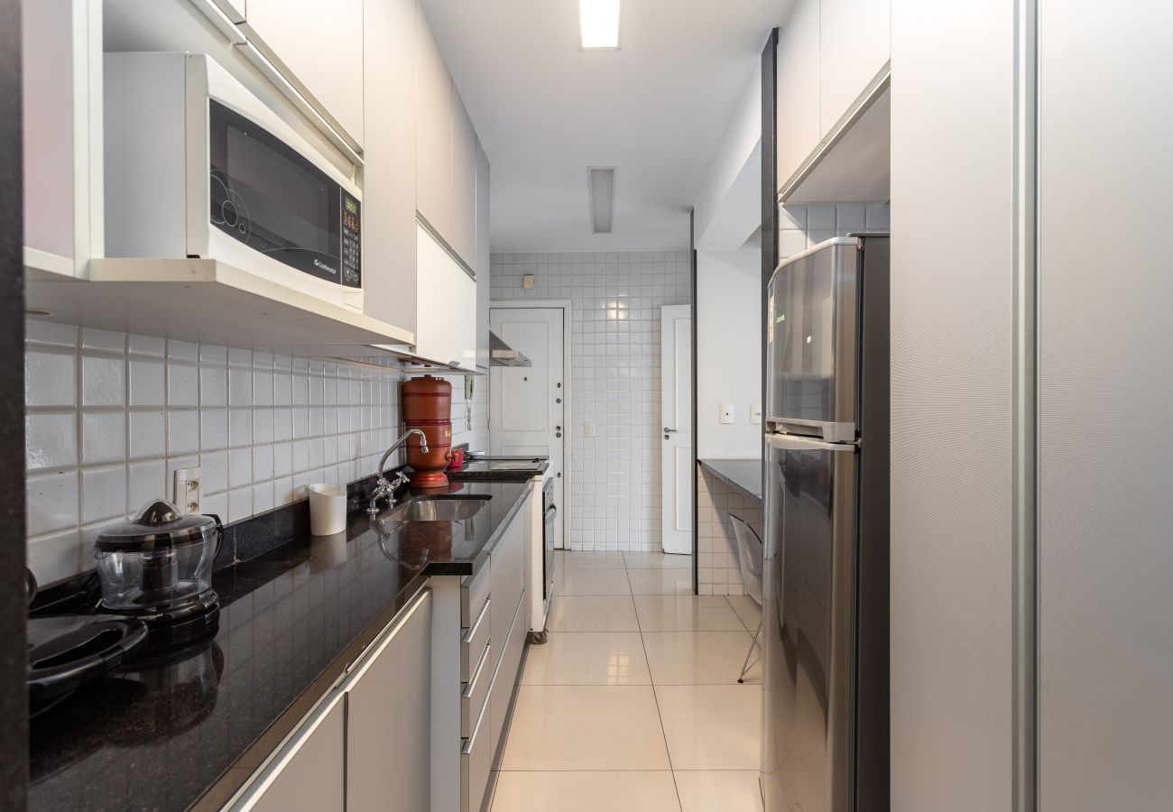 Apartment in Rio de Janeiro - For families, 3 minutes from Copacabana beach | SL501