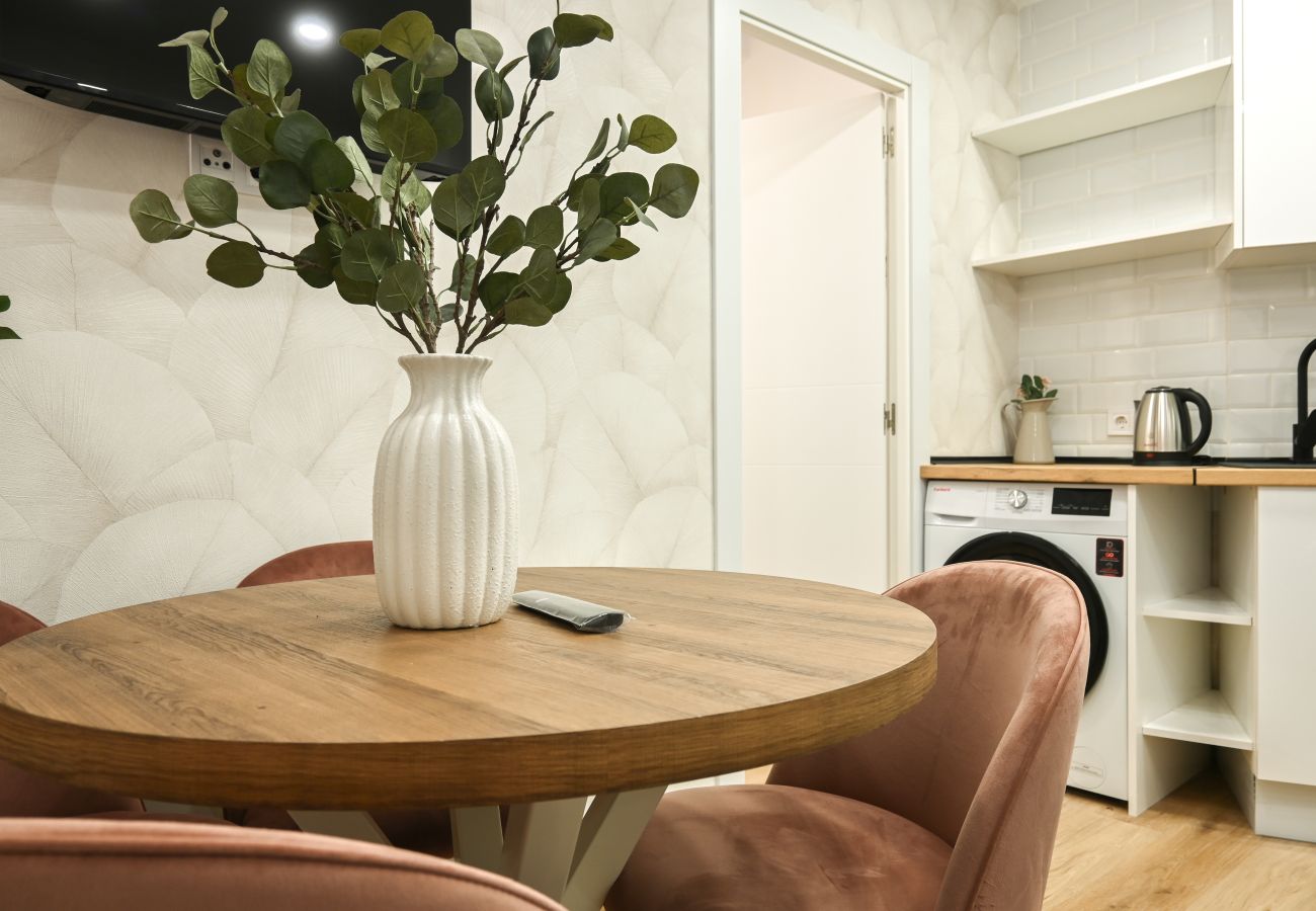 Apartment in Madrid - Charming one-bedroom apartment in Madrid, close to the Tetuán metro GHR13