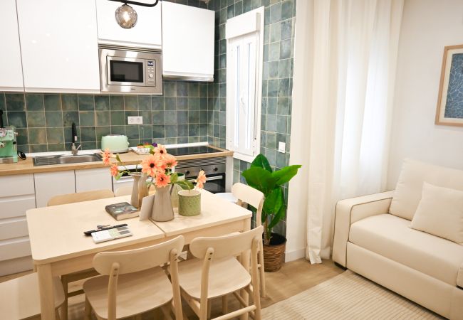  in Madrid - Splendid Three Bedroom Apartment in Cuatro Caminos: Modernity and Comfort in your New Home