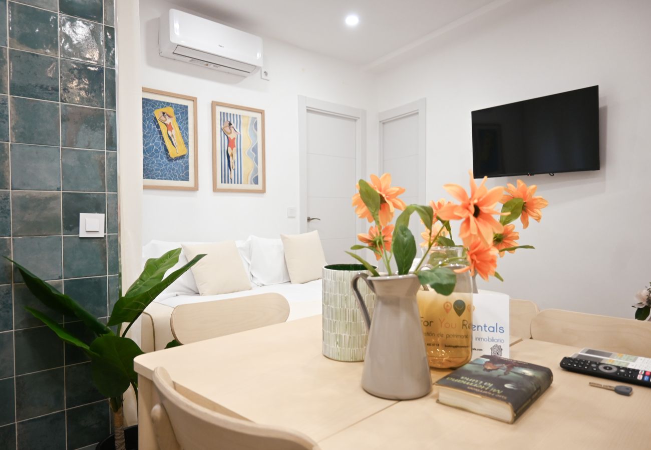 Apartment in Madrid - Splendid Three Bedroom Apartment in Cuatro Caminos: Modernity and Comfort in your New Home