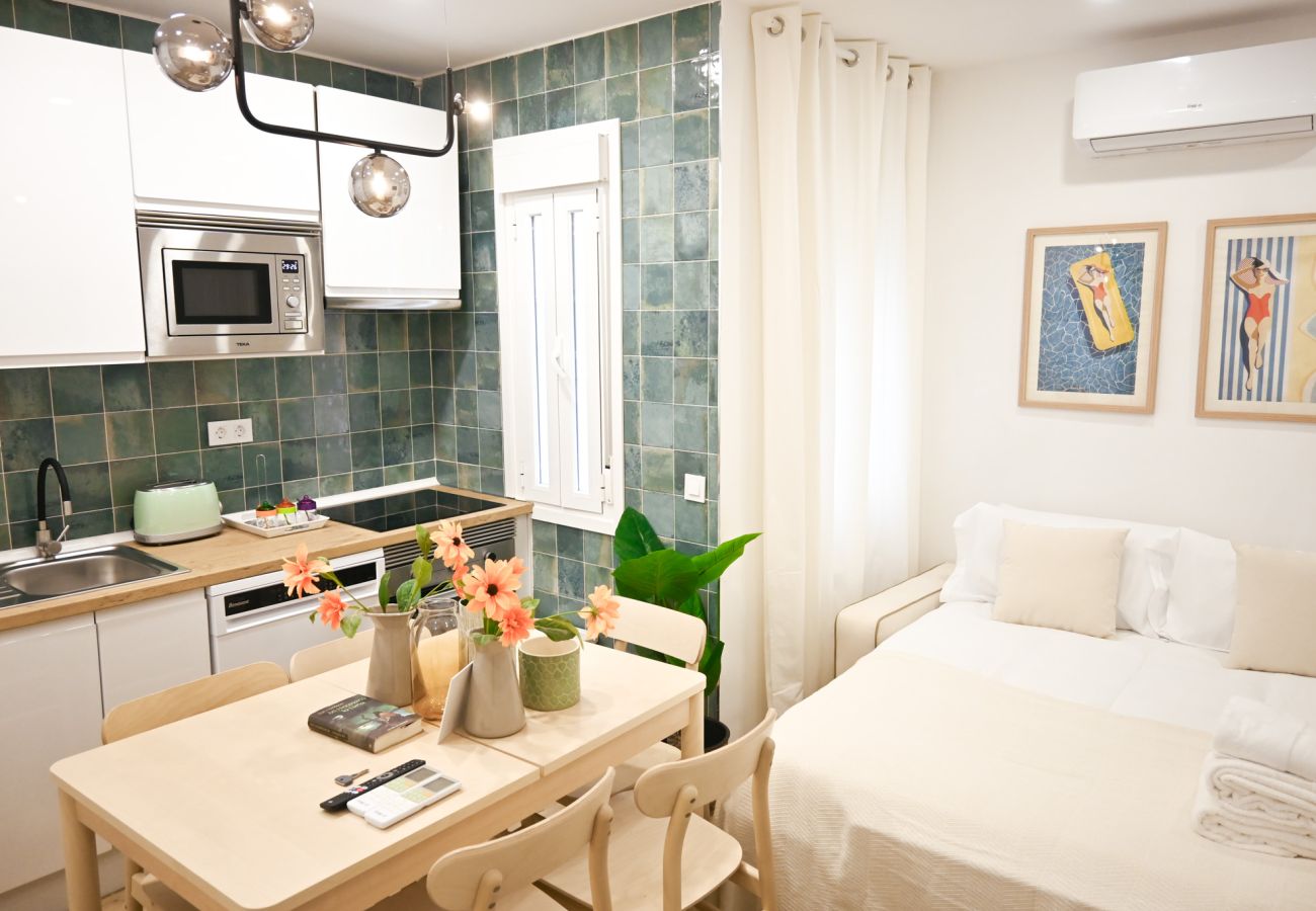 Apartment in Madrid - Splendid Three Bedroom Apartment in Cuatro Caminos: Modernity and Comfort in your New Home