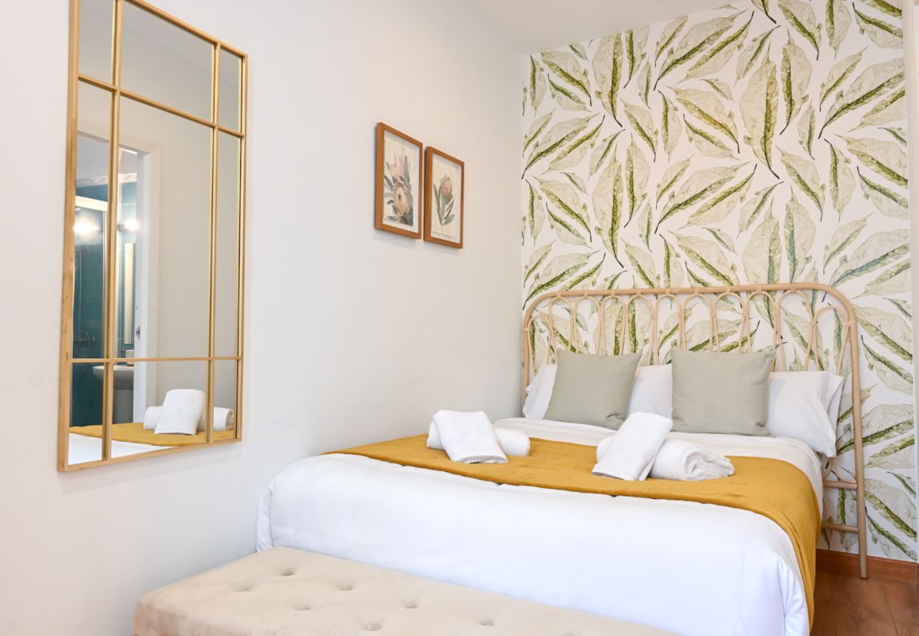 Apartment in Madrid -  Live the Madrid life! Cozy 2-bedroom home just a few minutes from Puerta del Sol in Madrid