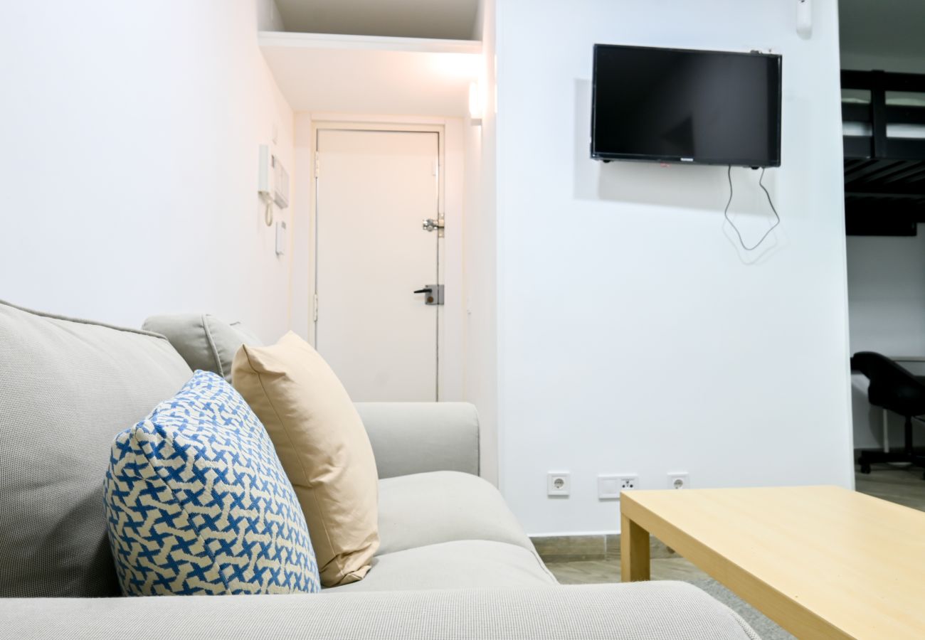 Studio in Madrid - M (RVI40) Cozy one-bedroom apartment in Cuatro Caminos