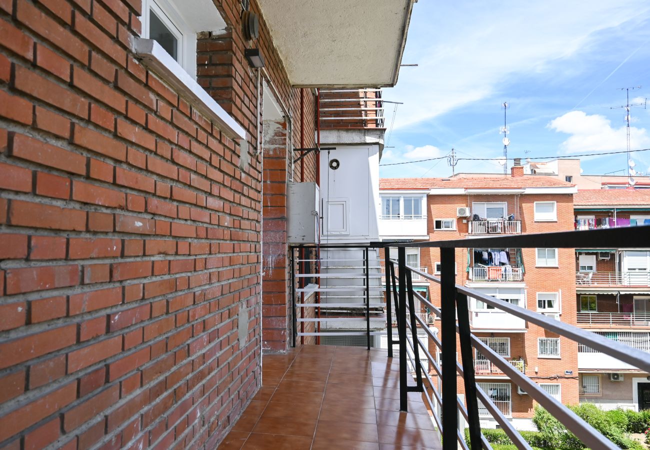 Apartment in Madrid - Cozy 2 bedroom apartment in Hortaleza LOR12