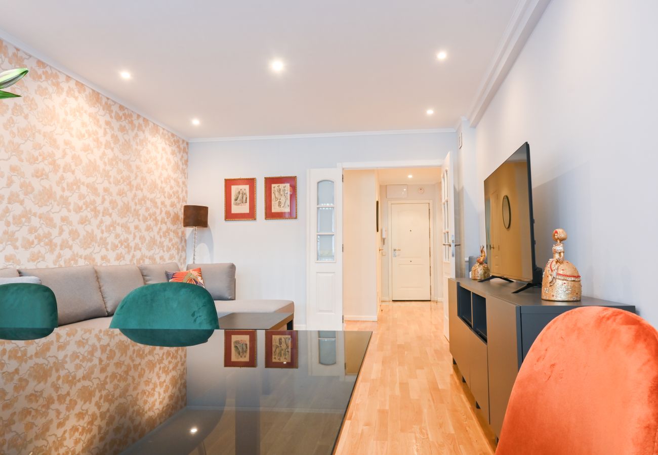 Apartment in Madrid - Spacious Three Bedroom Apartment a few minutes from the Bernabeu in Madrid 