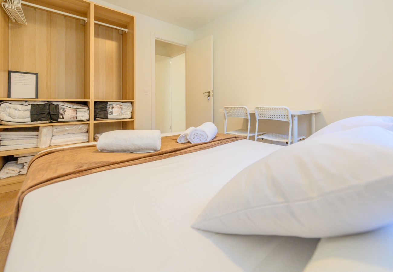 Rent by room in Madrid - Acogedora habitación con cama doble cerca al Polideportivo Los Cantos en Alcorcón SAP35A