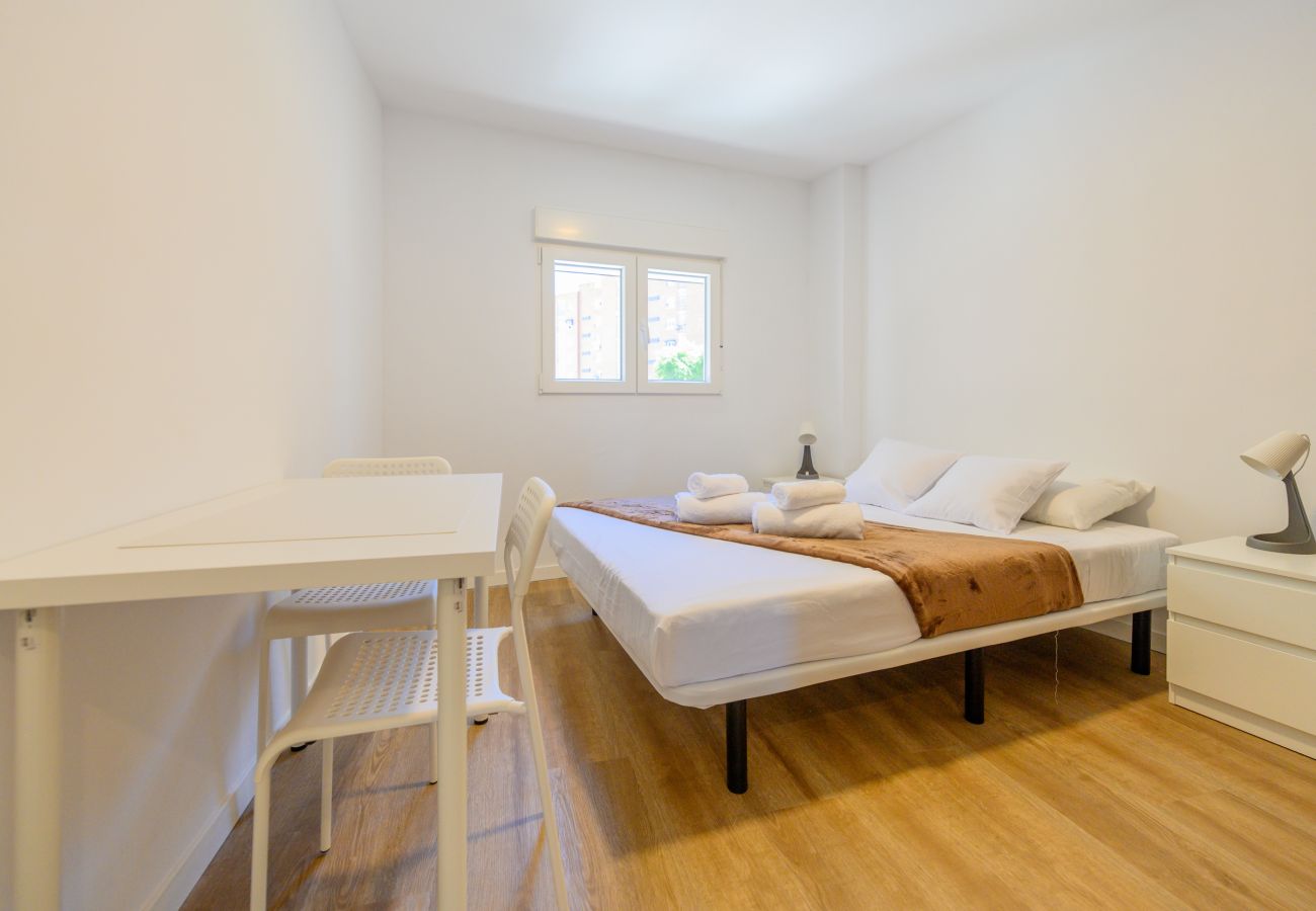 Rent by room in Madrid - Acogedora habitación con cama doble cerca al Polideportivo Los Cantos en Alcorcón SAP35B