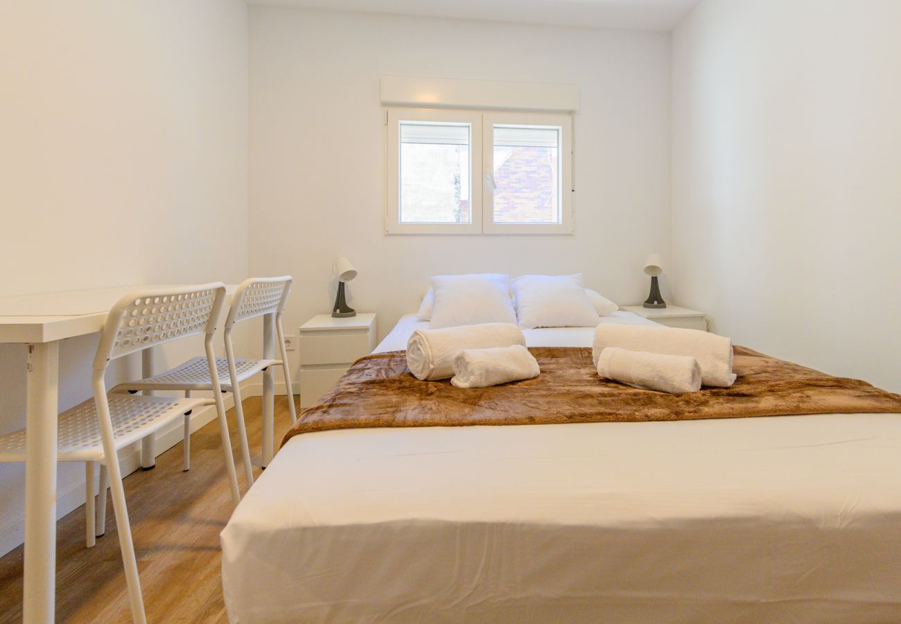 Rent by room in Madrid - Acogedora habitación con cama doble cerca al Polideportivo Los Cantos en Alcorcón SAP35B