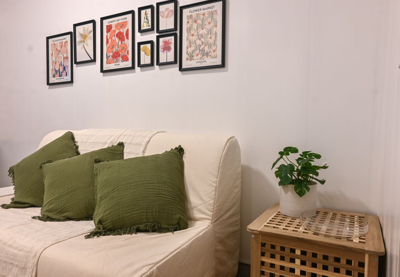 Apartment in Madrid - Cozy two-bedroom apartment on Av. Albufera