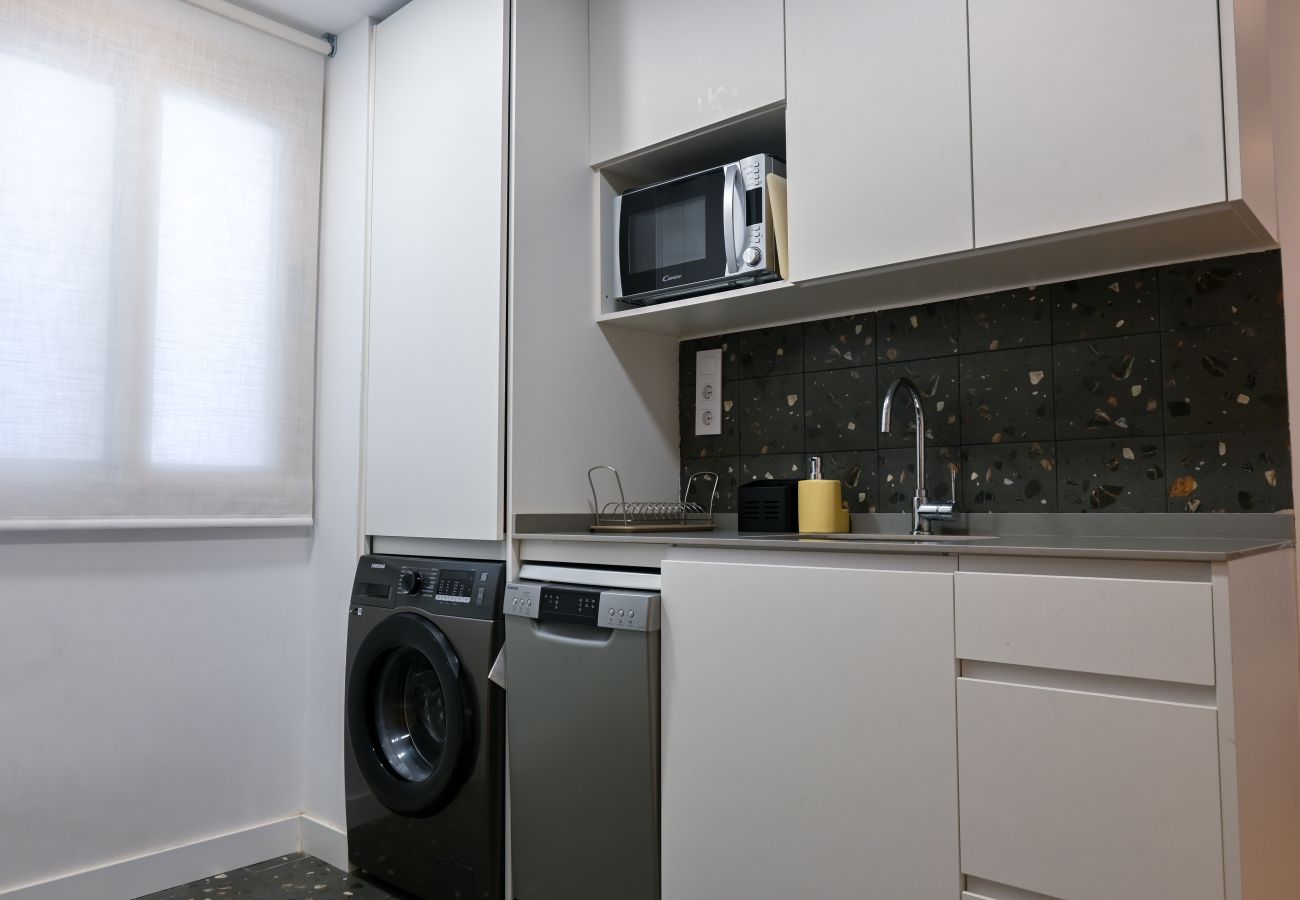 Apartment in Madrid - Nice two-bedroom apartment a few minutes from Gran Vía SIL2