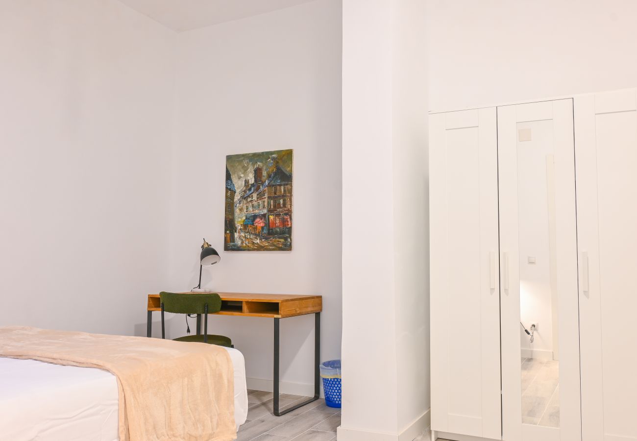 Apartment in Madrid - Lovely bedroom apartment in Carabanchel 