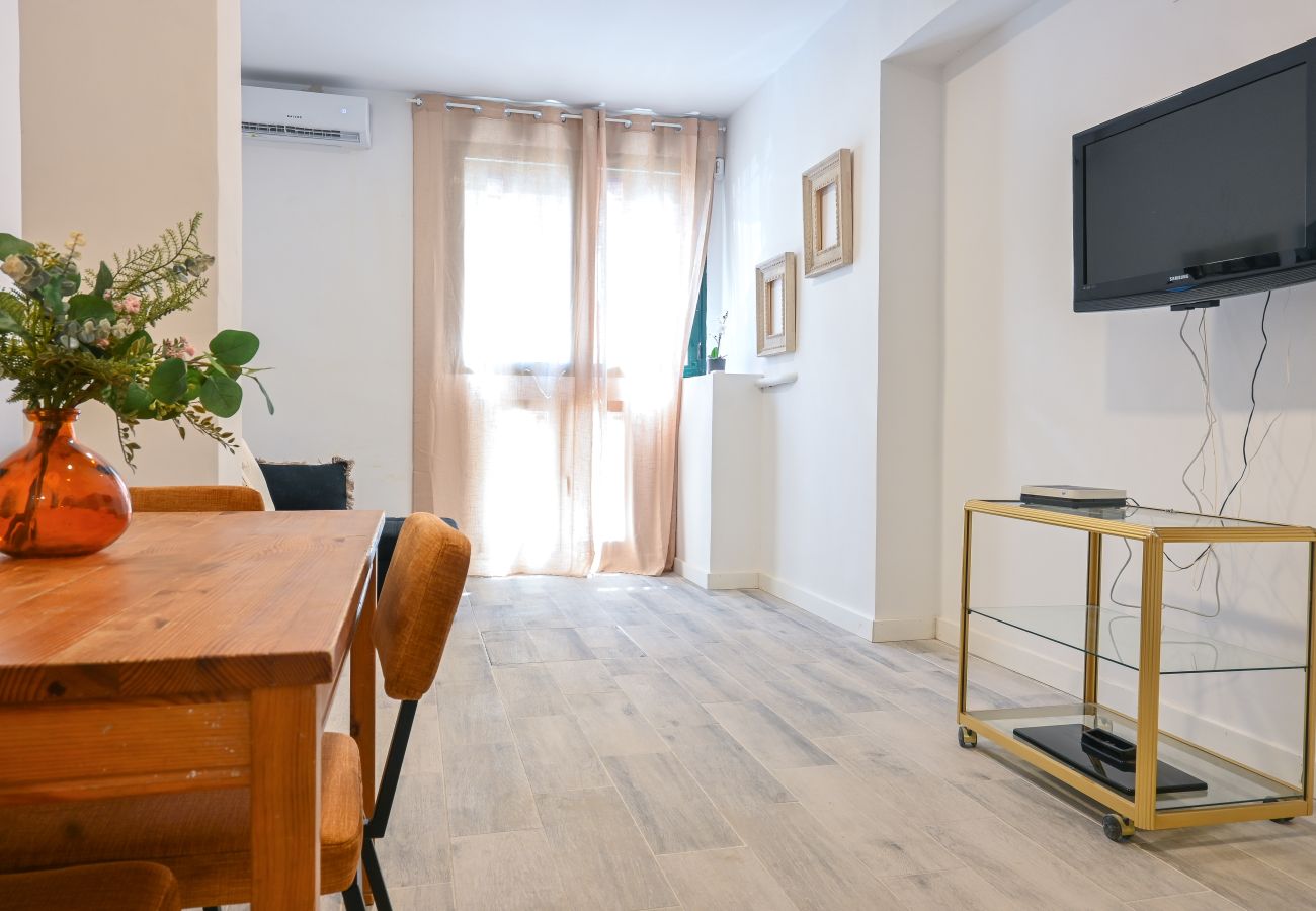 Apartment in Madrid - Lovely bedroom apartment in Carabanchel 