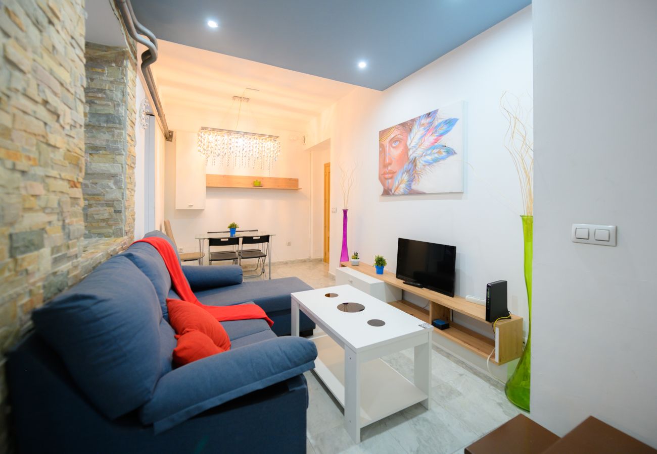 Apartment in Madrid - Charming Apartment with Private Patio in the Heart of Madrid, In Front of Retiro Park MPE51