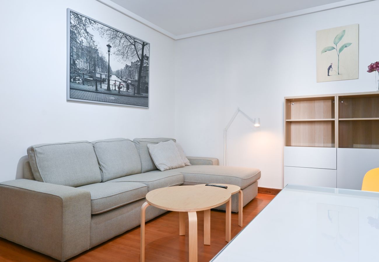 Apartment in Madrid - Cozy 2-bedroom apartment in Chamberi