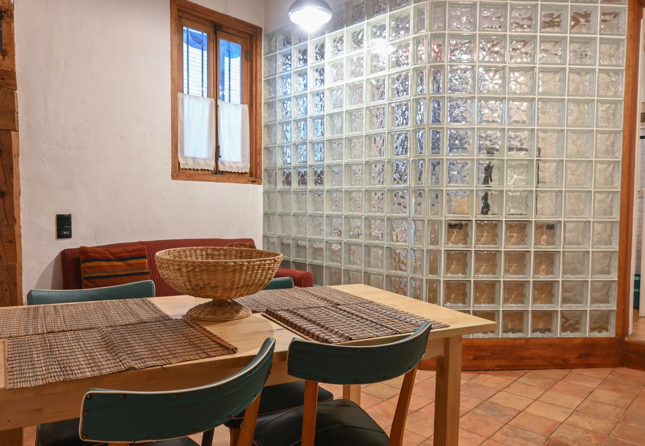 Apartment in Madrid - Magnificent home with balconies just a few minutes from the center of Madrid M (AMA23)