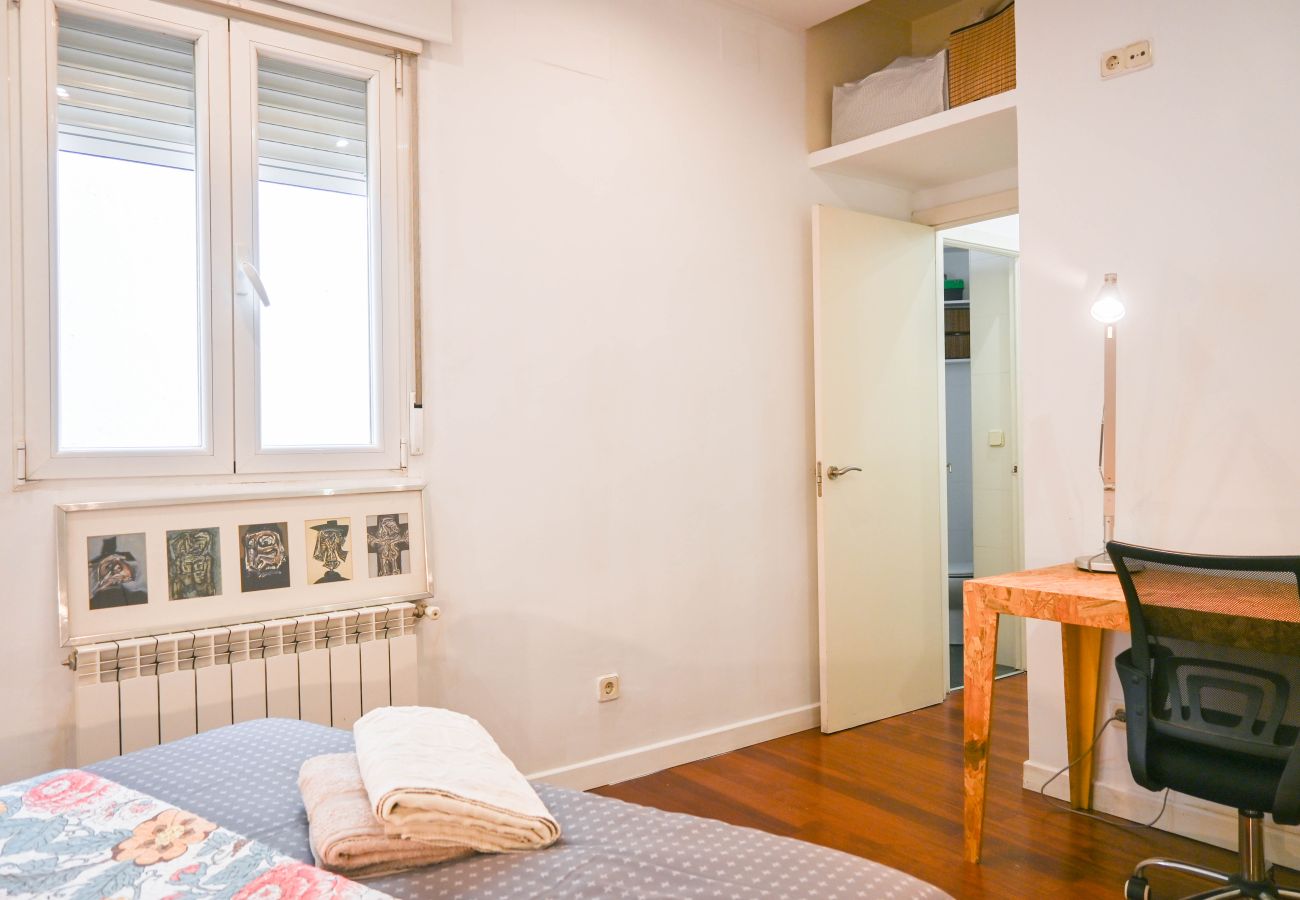 Apartment in Madrid - Elegant Apartment with Balconies in the Heart of the Salamanca District