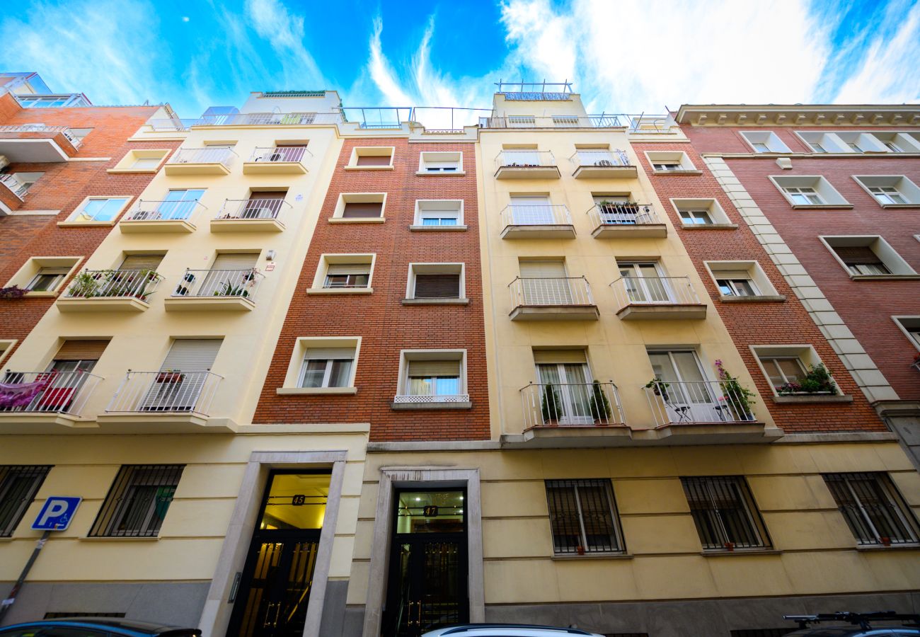 Apartment in Madrid - Bright Apartment with Balcony in the Heart of Moncloa