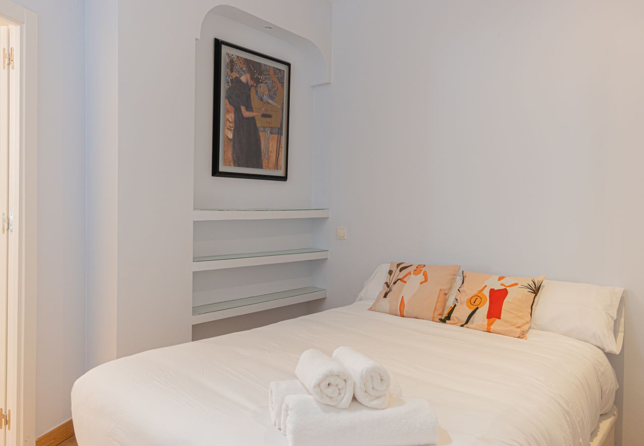 Apartment in Madrid - Spacious and Elegant Apartment in Paseo de la Habana