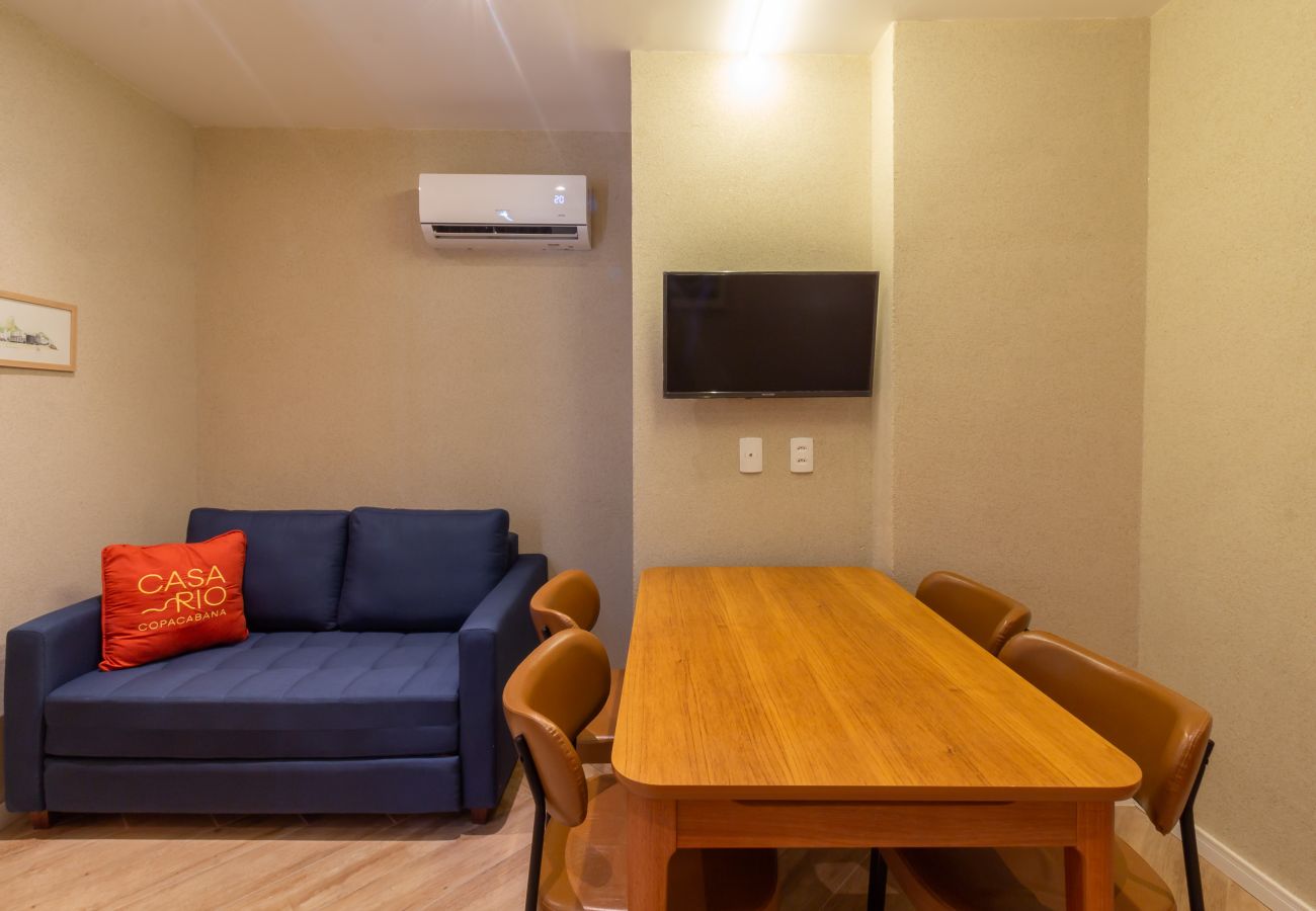 Apartment in Rio de Janeiro - Refuge a Few Steps From Copacabana Beach | Q8