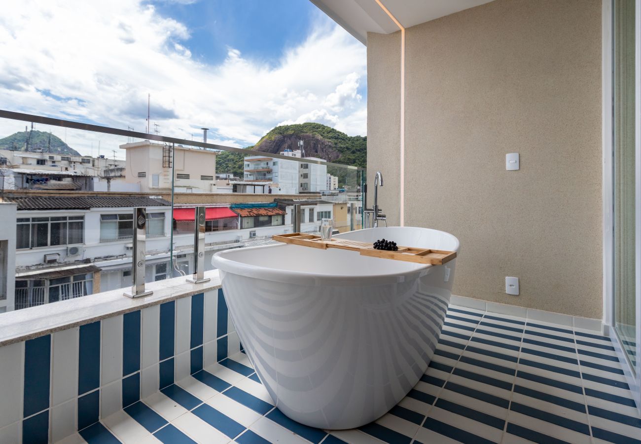 Apartment in Rio de Janeiro - Sea View and Balcony with Bathtub | Q5