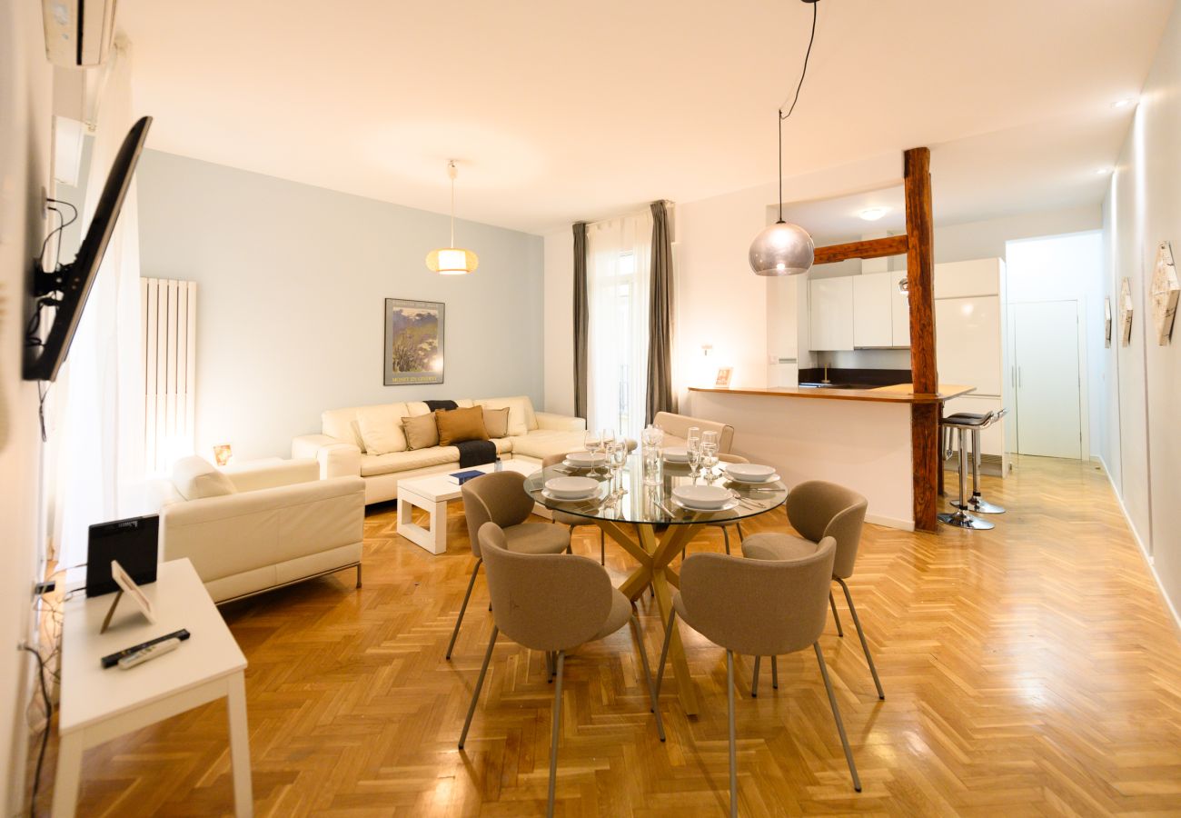 Apartment in Madrid - Elegant 3-bedroom home in the center of Madrid