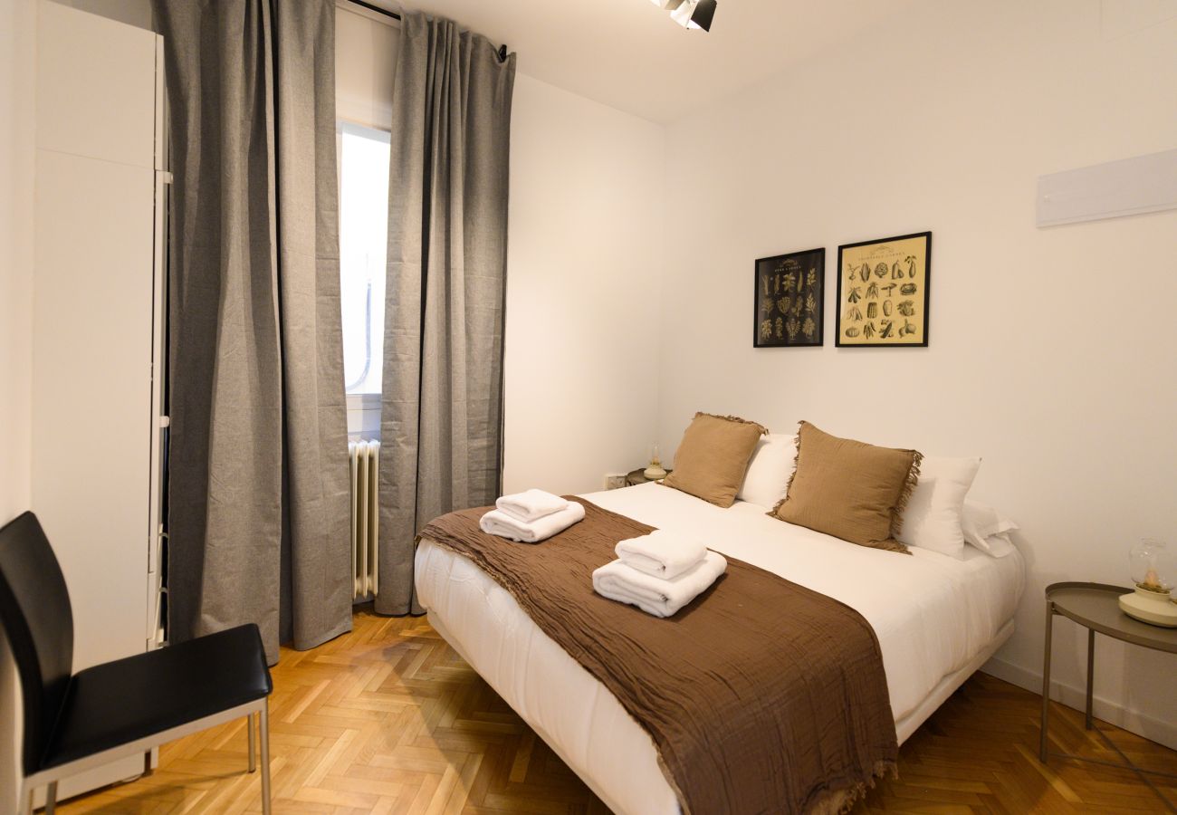 Apartment in Madrid - Elegant 3-bedroom home in the center of Madrid