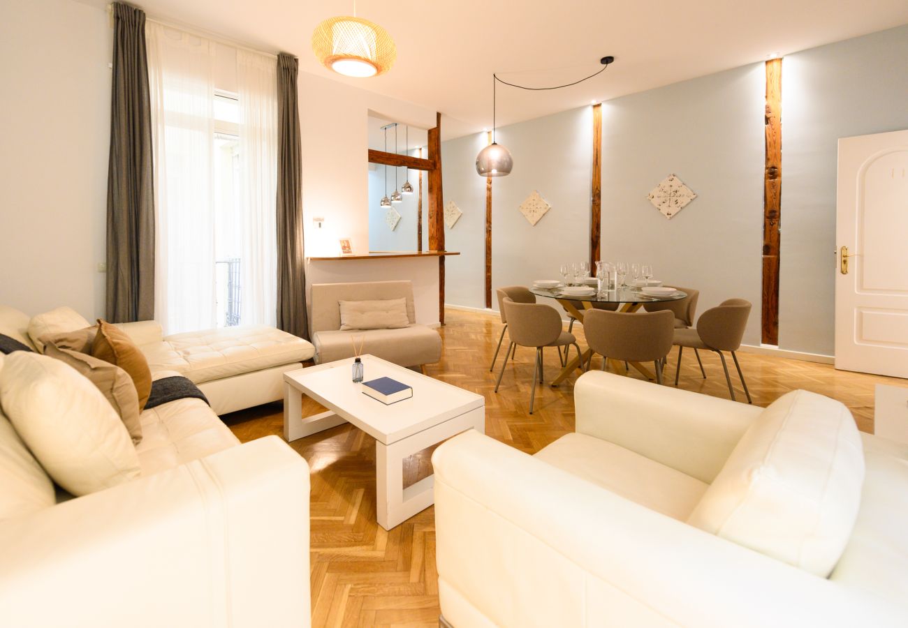 Apartment in Madrid - Elegant 3-bedroom home in the center of Madrid