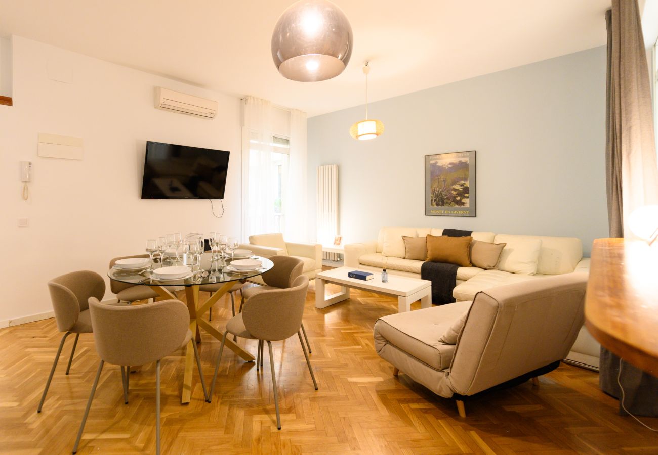 Apartment in Madrid - Elegant 3-bedroom home in the center of Madrid