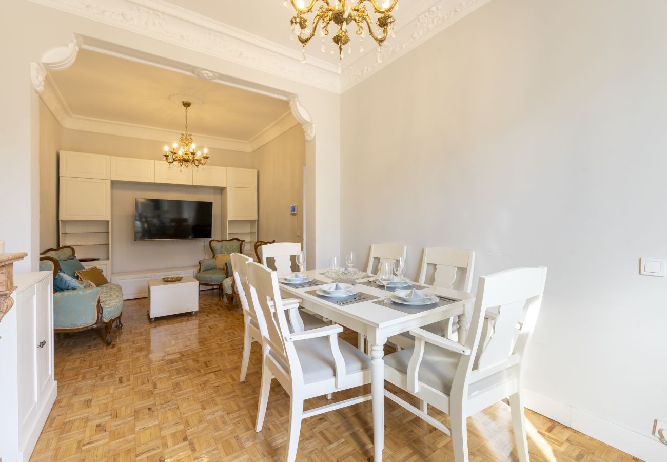 Apartment in Madrid - Cosy flat with balconies in the centre of Madrid, a few steps from the Plaza Mayor. 