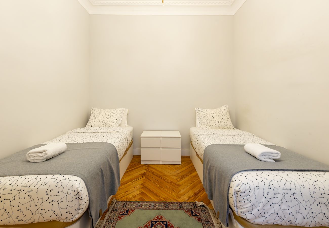 Apartment in Madrid - Cosy flat with balconies in the centre of Madrid, a few steps from the Plaza Mayor. 