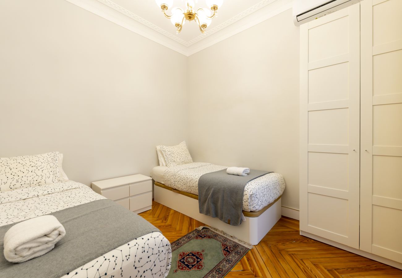 Apartment in Madrid - Cosy flat with balconies in the centre of Madrid, a few steps from the Plaza Mayor. 