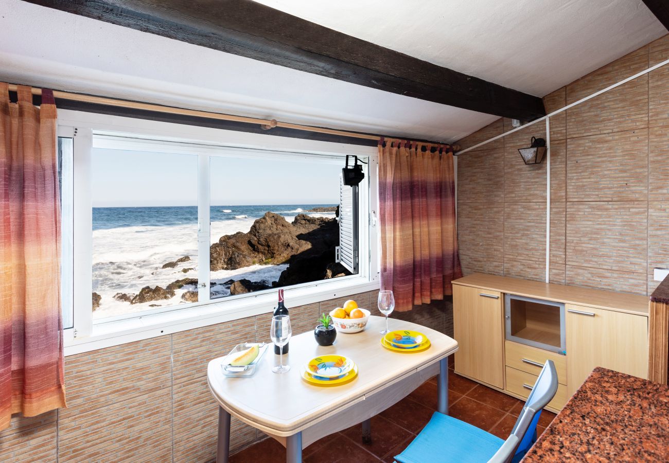 Maison à Candelaria - Maison de plage, à 5 mètres de la mer wifi by Lightbooking