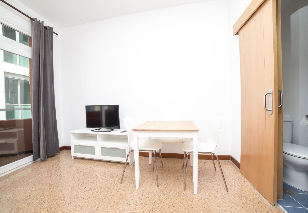 Appartement à Las Palmas de Gran Canaria - Rosamar mètres de la plage wifi 303 par Lightbooking