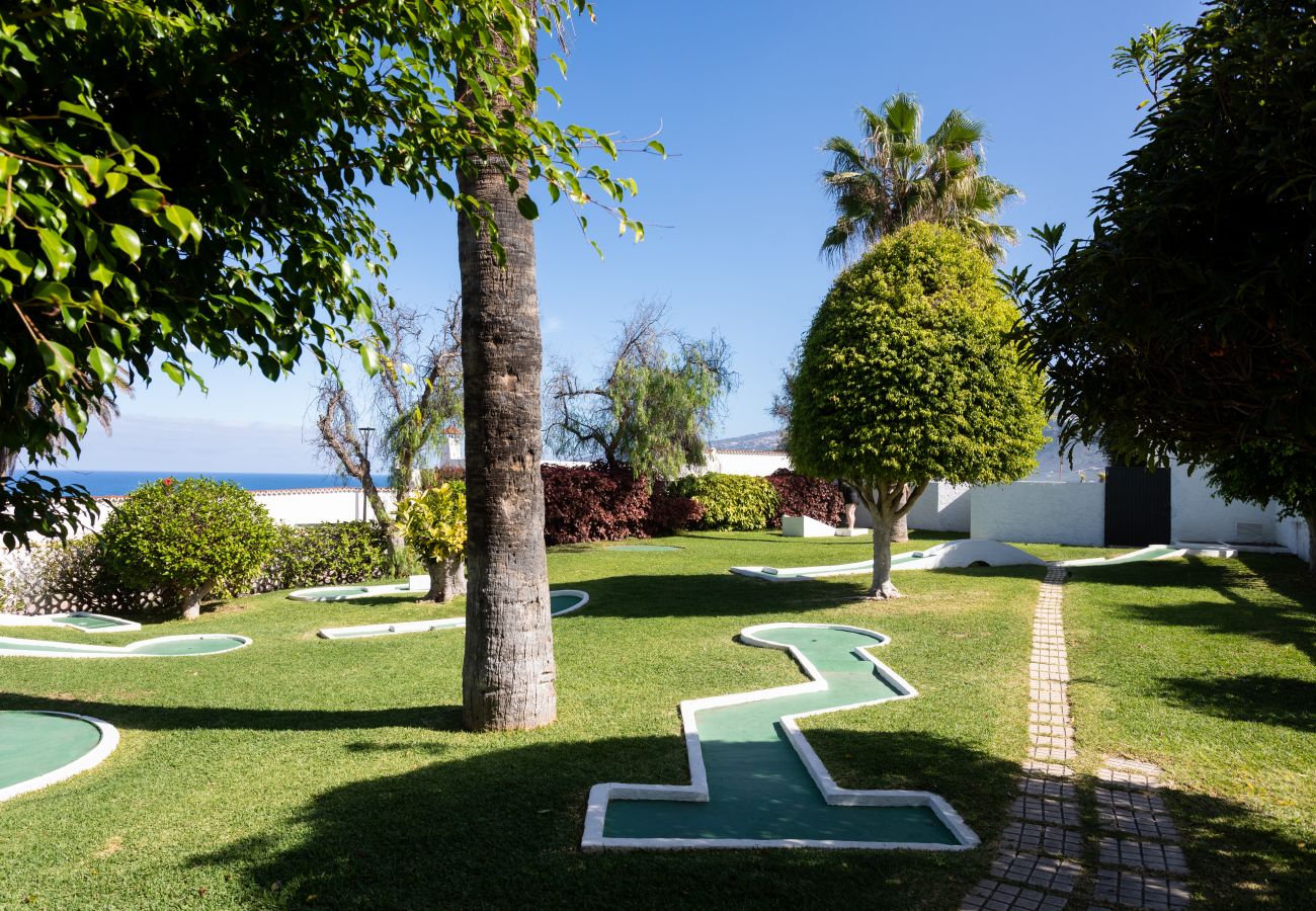 Studio à Puerto de la Cruz - Studio et terrasse de luxe avec piscine et air par Lightbooking