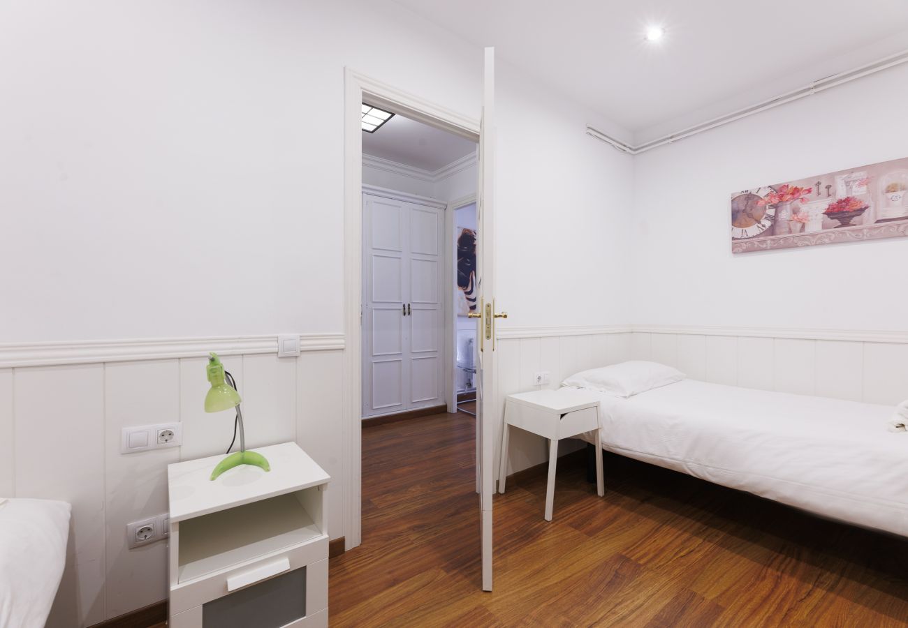 Appartement à Barcelone - Terrasse privative, 3 chambres, 2 salles de bain, Barcelona centre