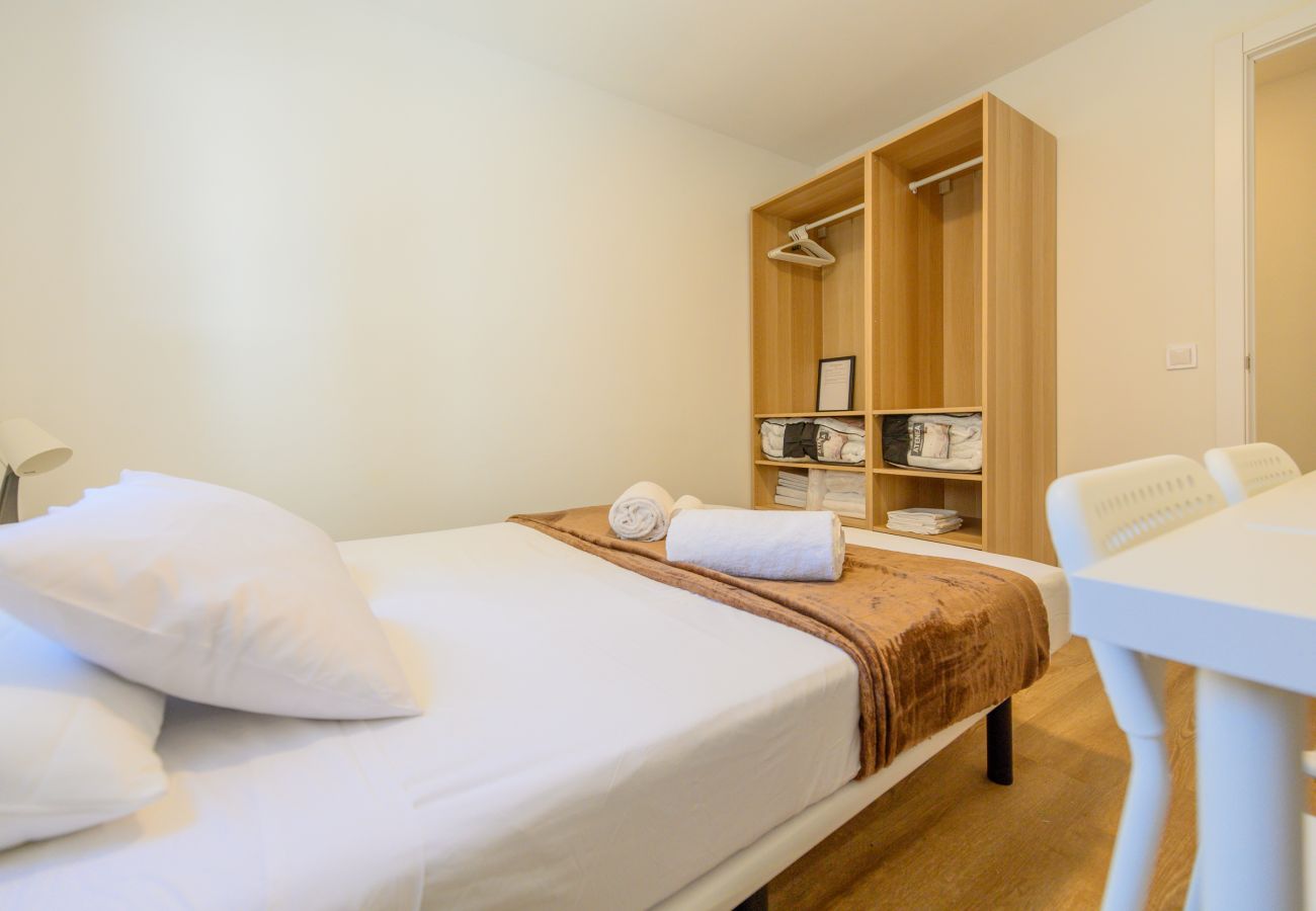 Chambres d'hôtes à Madrid - Acogedora habitación con cama doble cerca al Polideportivo Los Cantos en Alcorcón SAP35A