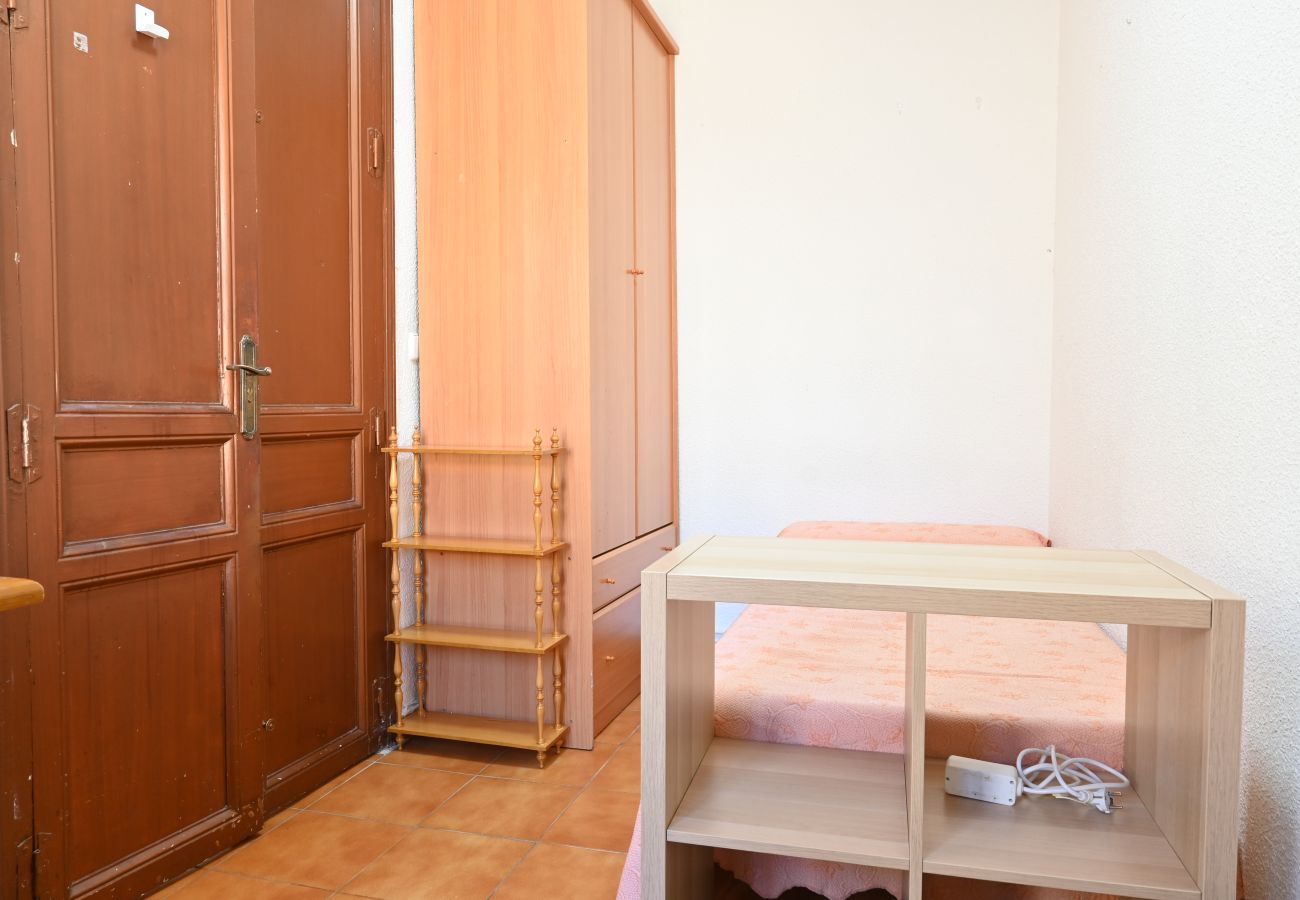 Appartement à Madrid -  Chambre cosy avec lit simple près du métro Tribunal M (DP13-1º)