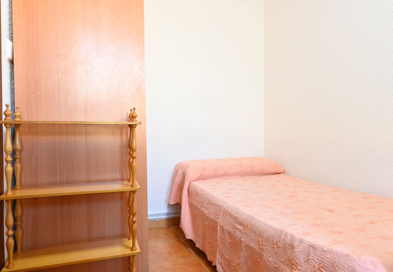 Appartement à Madrid -  Chambre cosy avec lit simple près du métro Tribunal M (DP13-1º)