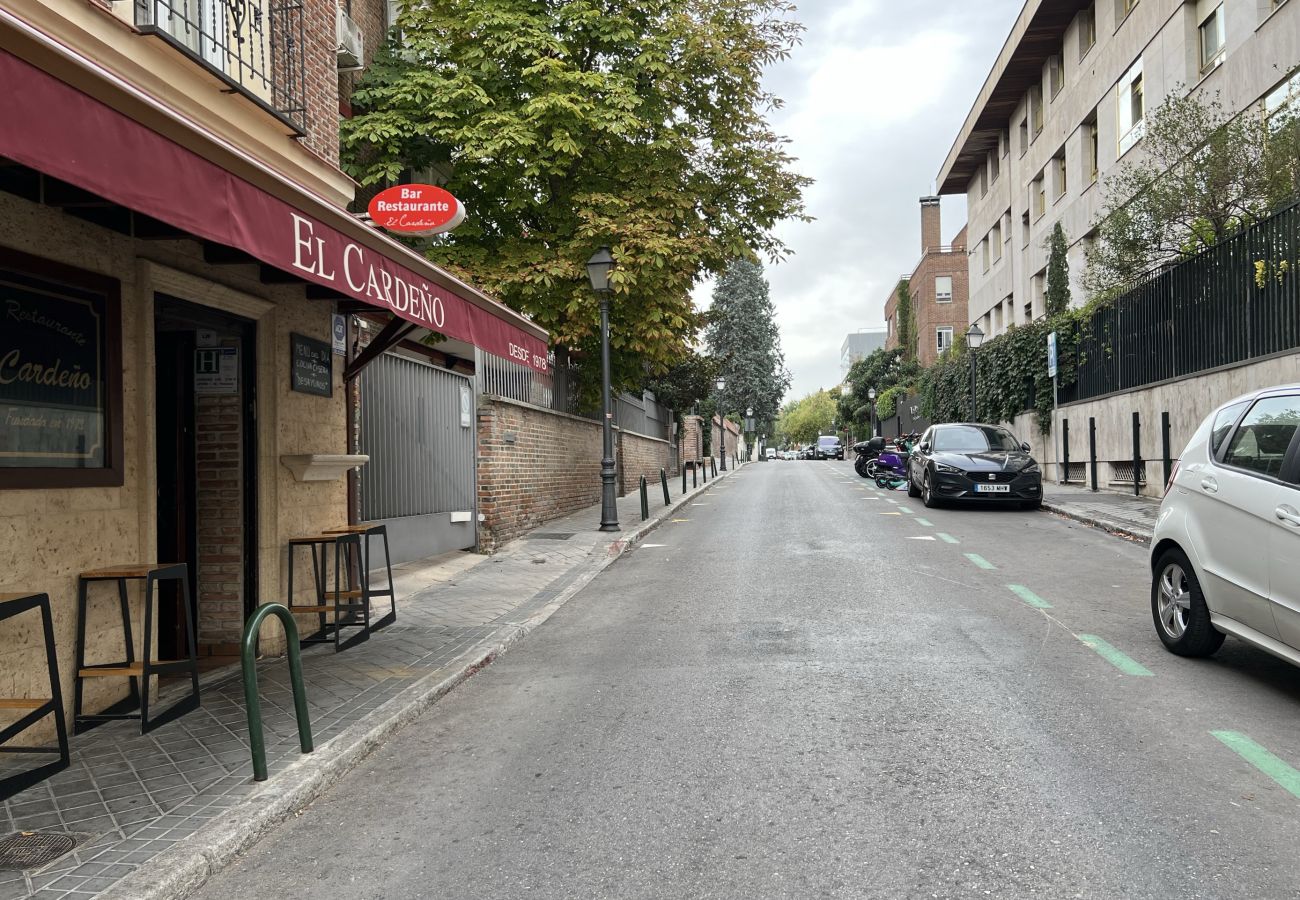 Appartement à Madrid - Appartement de Charme à Chamartín : Votre Havre de Confort au Coeur de la Ville