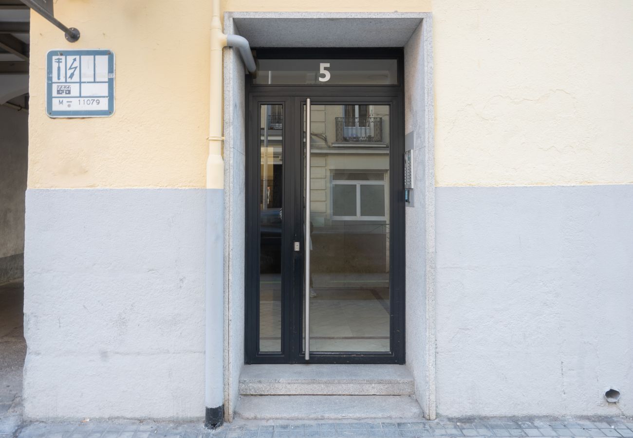 Appartement à Madrid - Appartement confortable de 3 chambres avec balcon à Chamberi